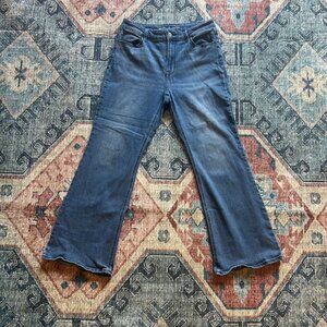 Old Navy Wow Flare Jeans Size 10 Short